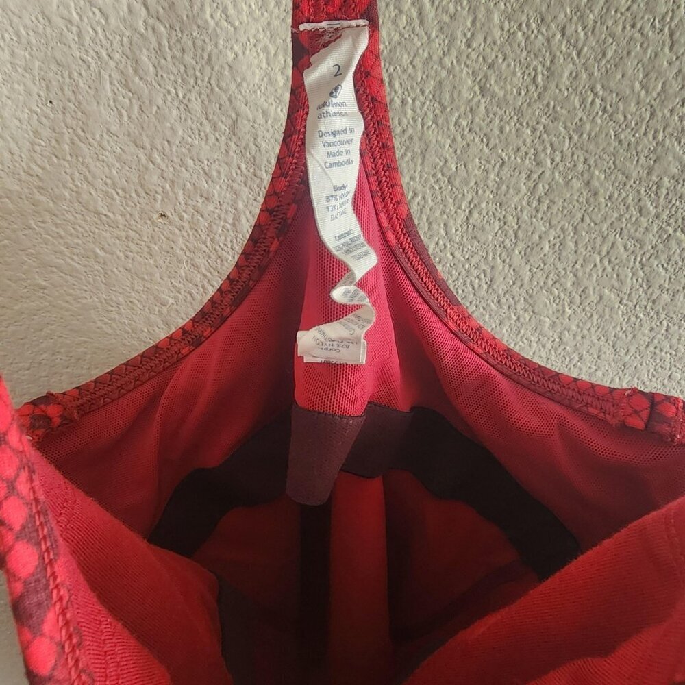 Lululemon Athletica Tank Top Womens Size 2 Red Power Y Shelf Bra Racerback Yoga - Picture 3 of 9